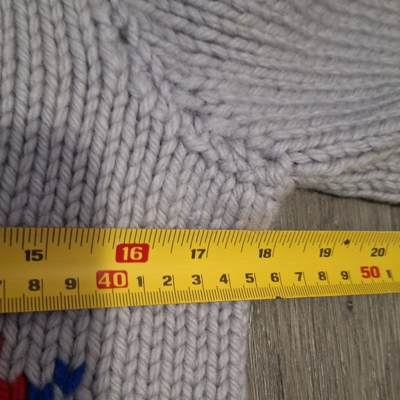 Vintage Cowichan Hand Knit Chunky Sweater Boys - Girls Large Football #29 - Picture 7 of 11